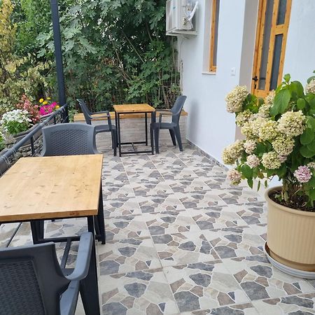 Tony'S Terrace Bed & Breakfast Gjirokaster Exterior photo